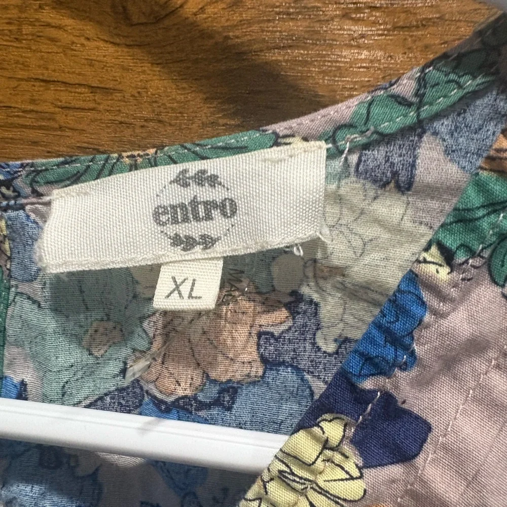 entro Blue Multi Floral Pintuck V-Neck Blouse - Picture 3 of 7